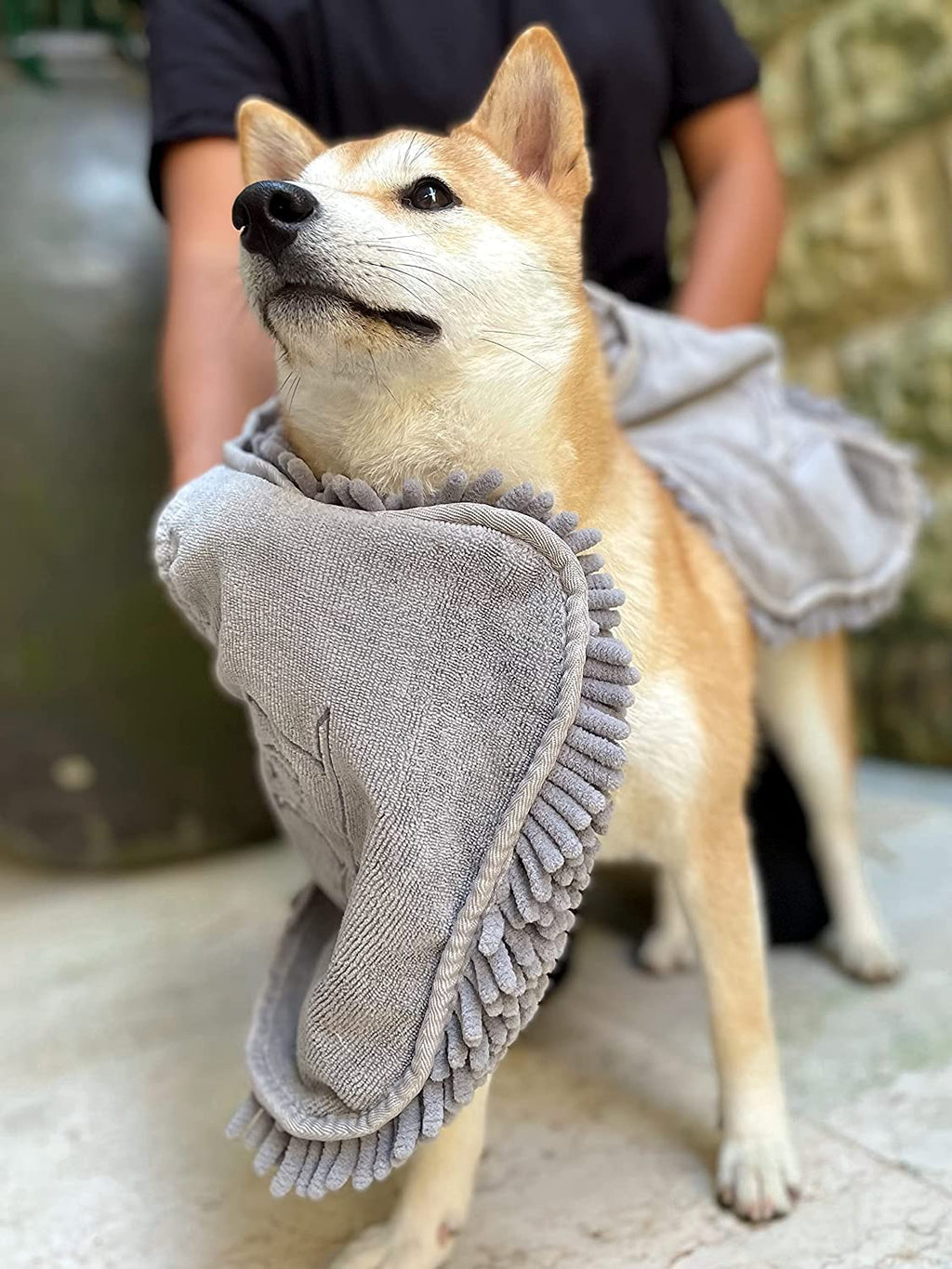 Quick Dry Towel for Dogs | Ultra Absorbent Microfiber Shammy | Extra Large 35X15 Size Dog Bath Towel | Comfortable Hand Pockets | Indoor Outdoor Use | Durable Material | Machine Washable